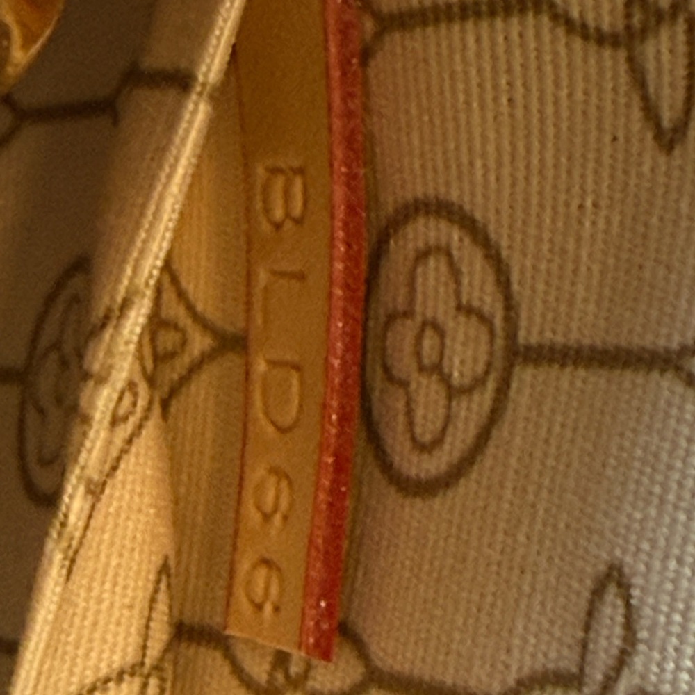 Louis Vuitton OnTheGo MM - Picture 4 of 16